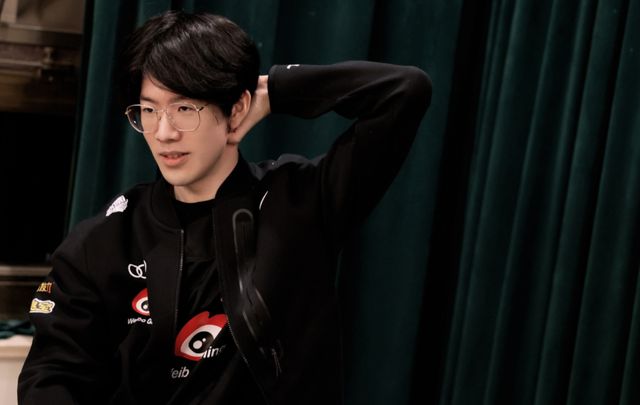 形成对拉 形成对拉